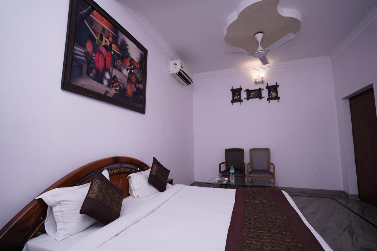 Hotel Lecston - Dwarka Sector 26 New Delhi