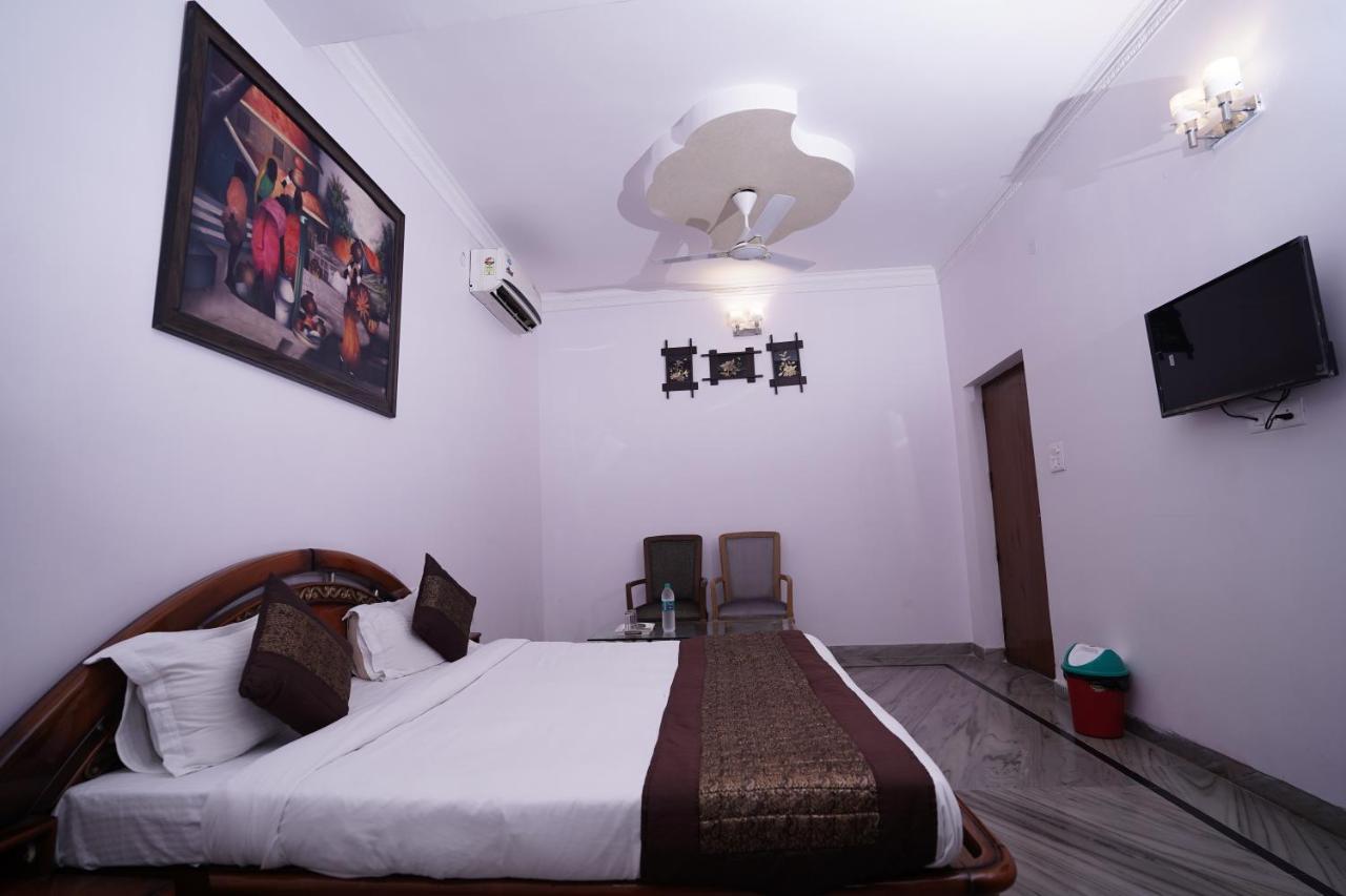 Lecston - Dwarka Sector 26 Hotel New Delhi