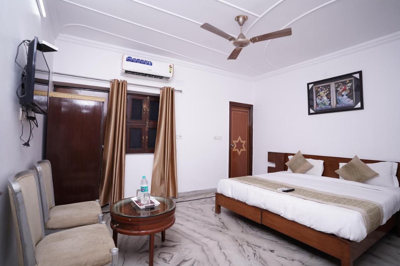 Lecston - Dwarka Sector 26 3*