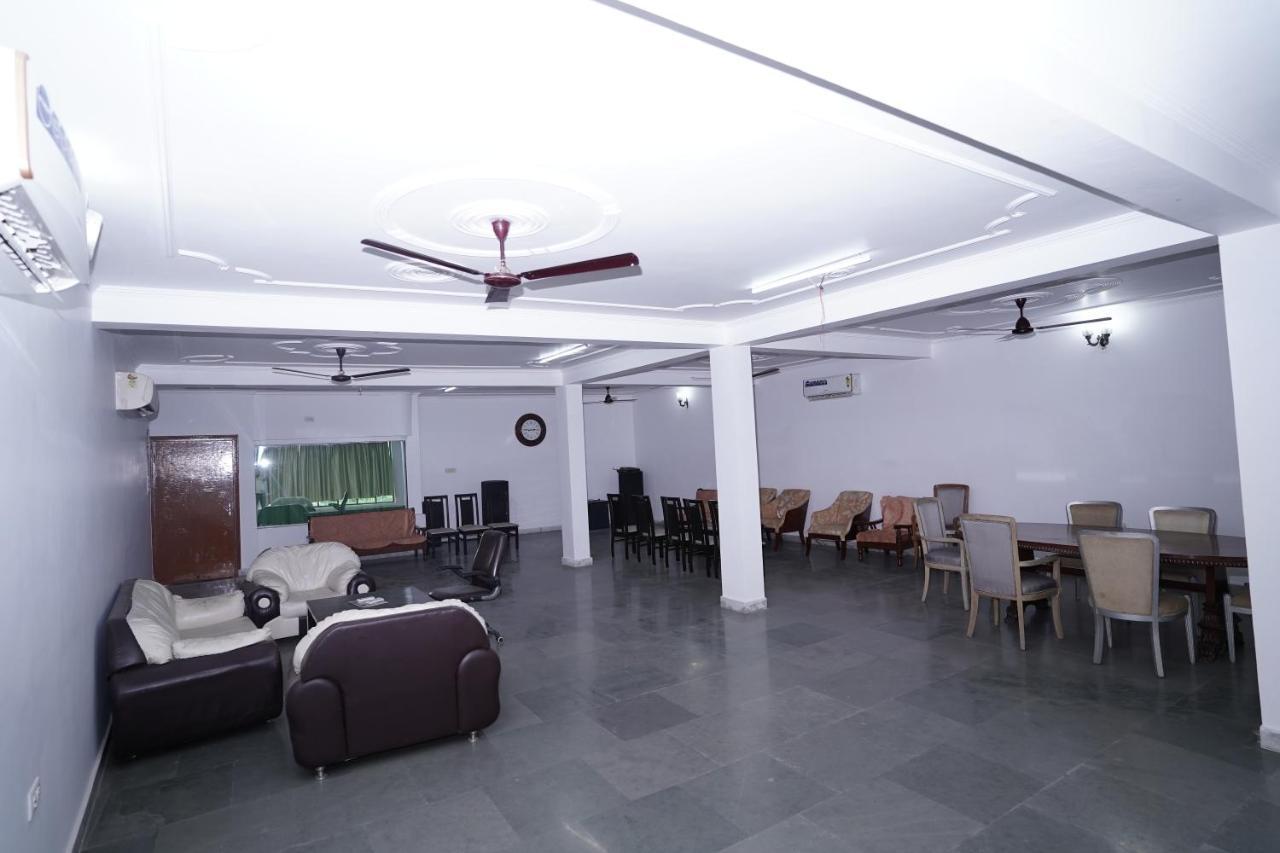Lecston - Dwarka Sector 26 3*