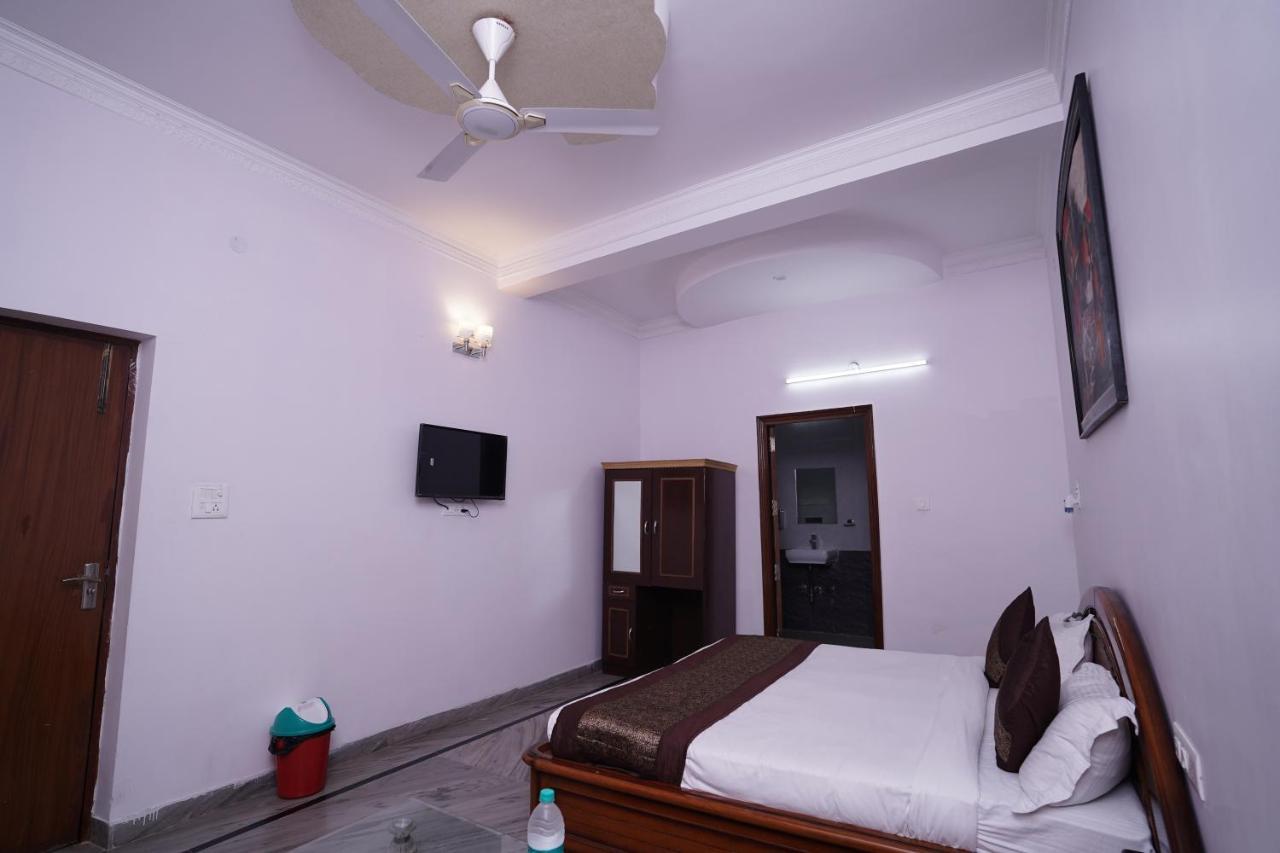Hotel Lecston - Dwarka Sector 26