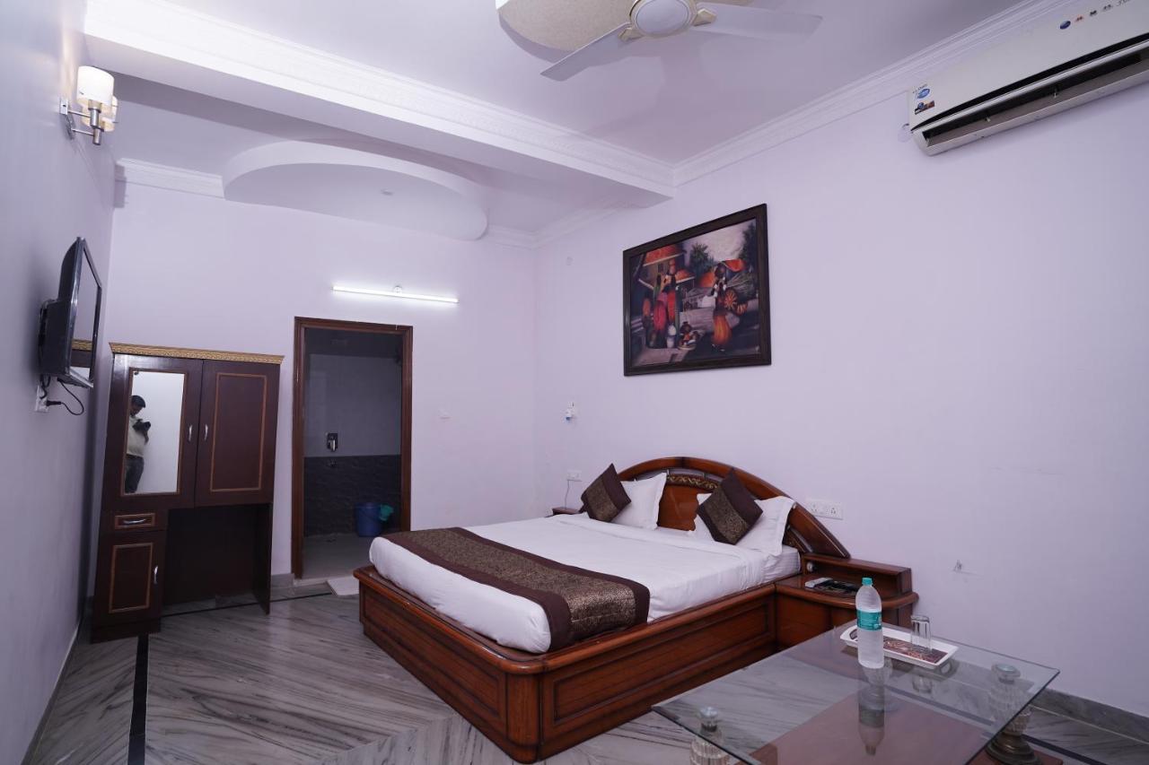 Hotel Lecston - Dwarka Sector 26 New Delhi