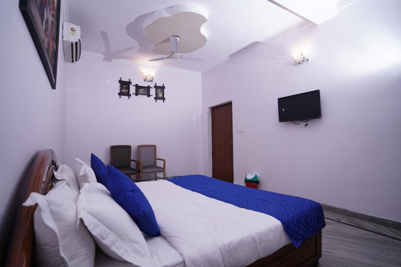 Lecston - Dwarka Sector 26 Hotel