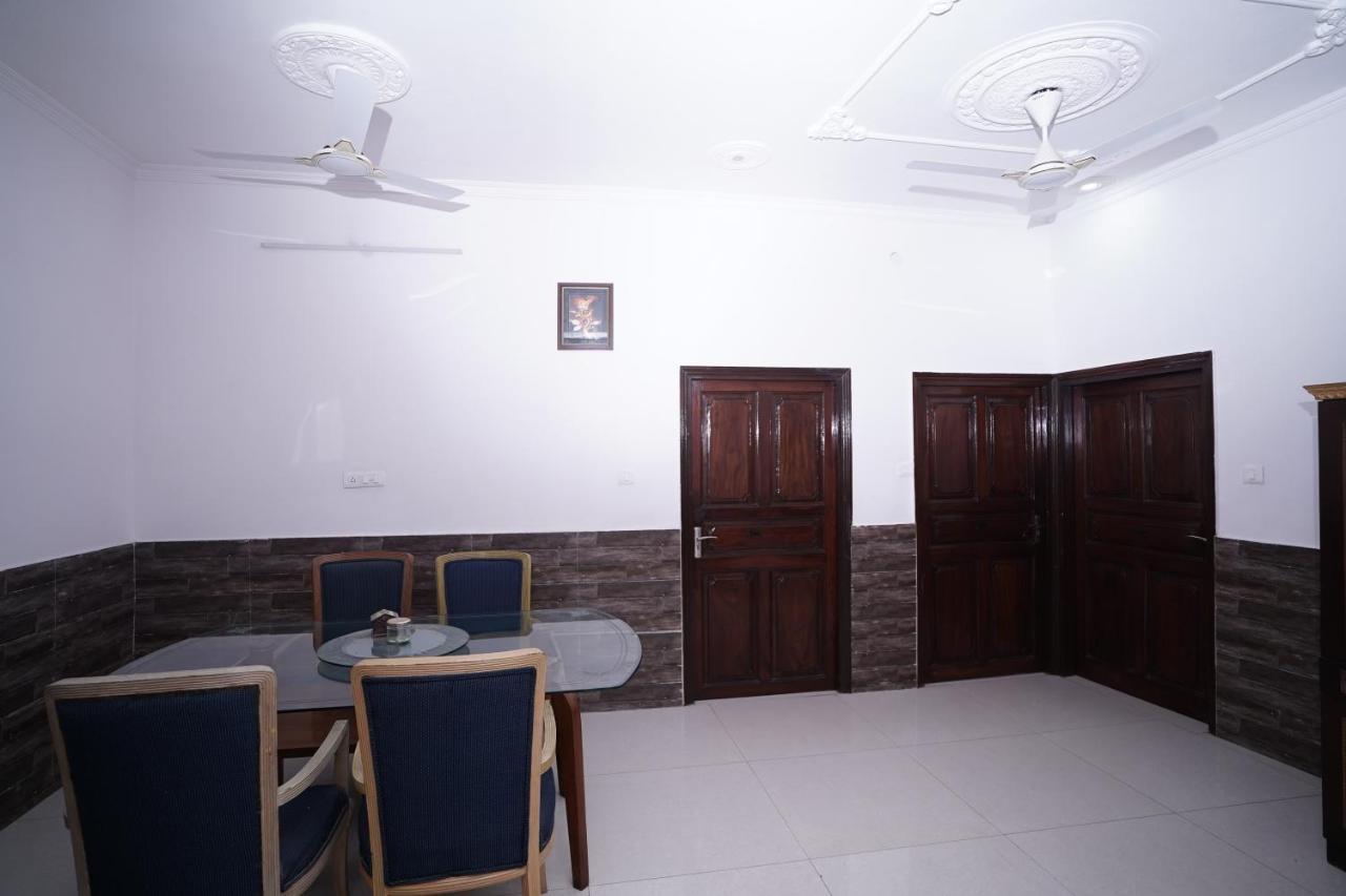 Lecston - Dwarka Sector 26 Hotel New Delhi