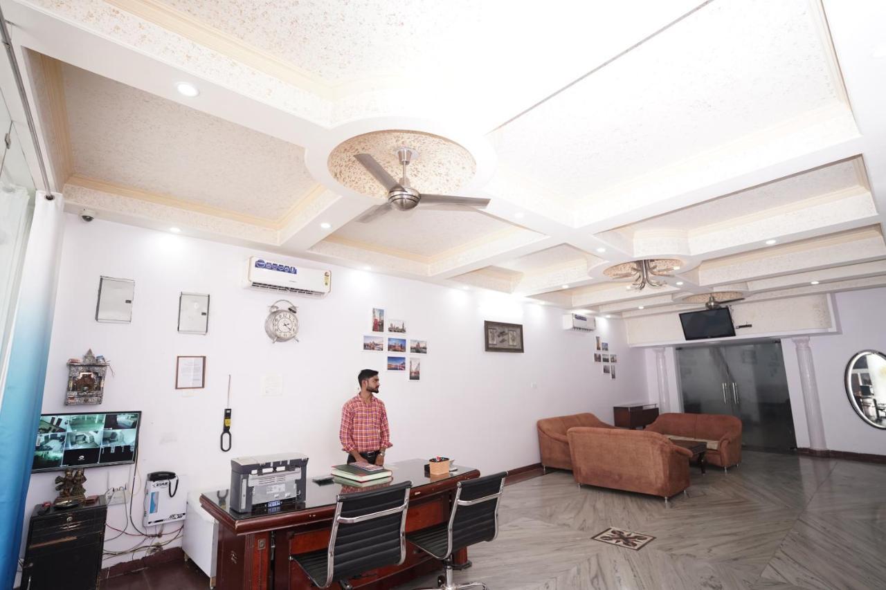 Lecston - Dwarka Sector 26 Hotel
